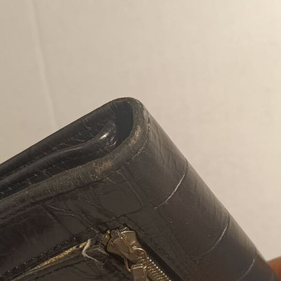 Vintage Dooney and Bourke Black Croc Embossed Leather Tri-fold Wallet - Picture 4 of 9